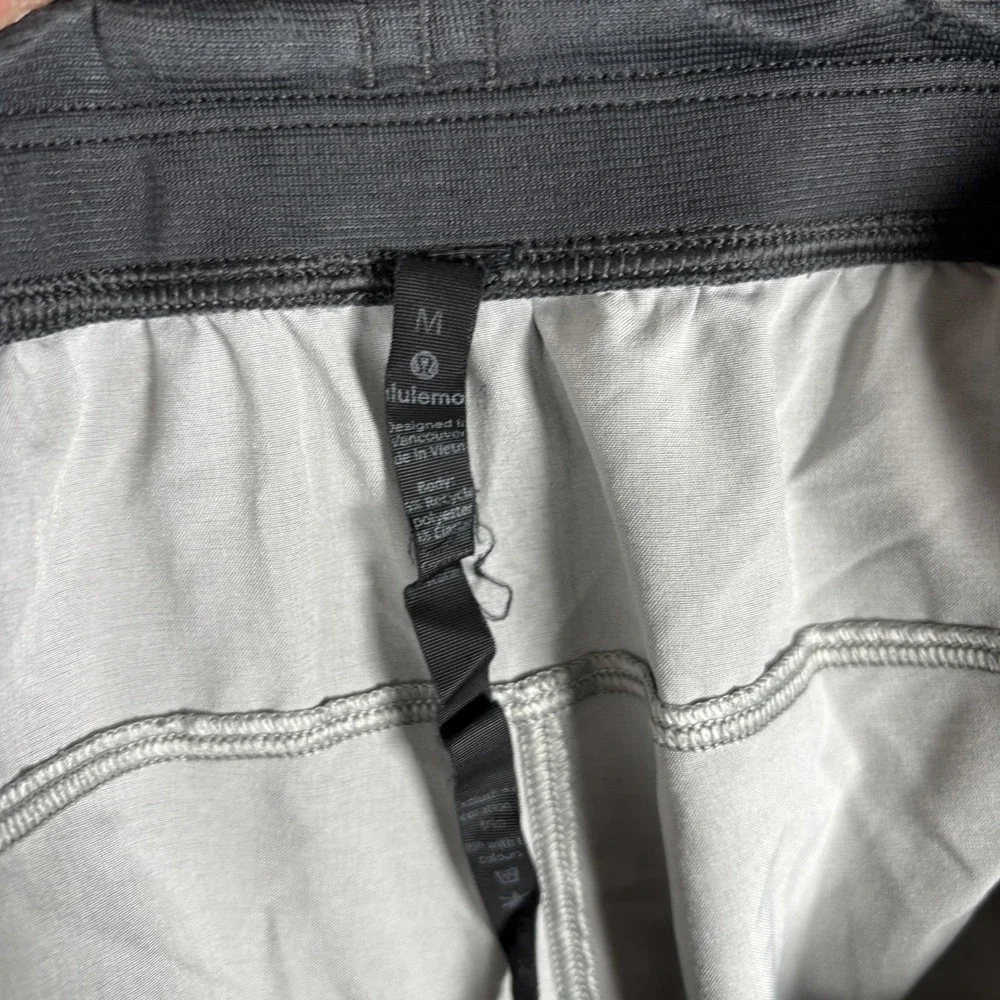 Lululemon Shorts Men's Medium 9